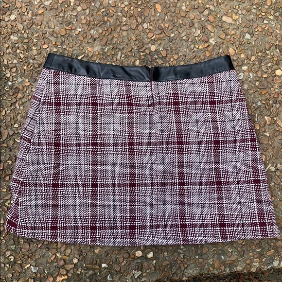 Skirt - Picture 2 of 3